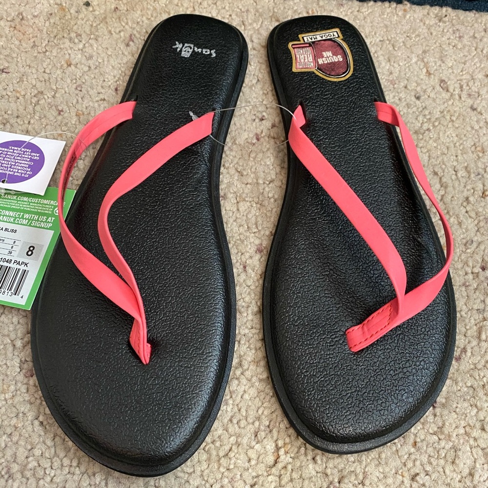 Women’s size 8 Sanuk Sandals. New with tags!
